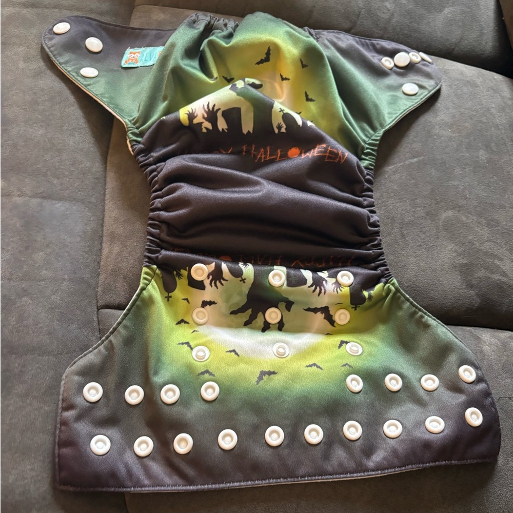 🔥5 FOR $25🔥 Spooky Zombie Hand Green and Black AlvaBaby Pocket Diaper Cover